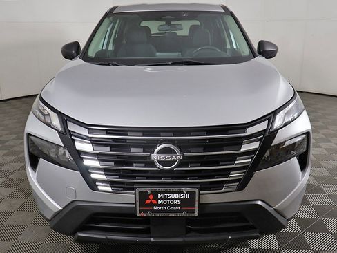 Used 2024 Nissan Rogue S image 8