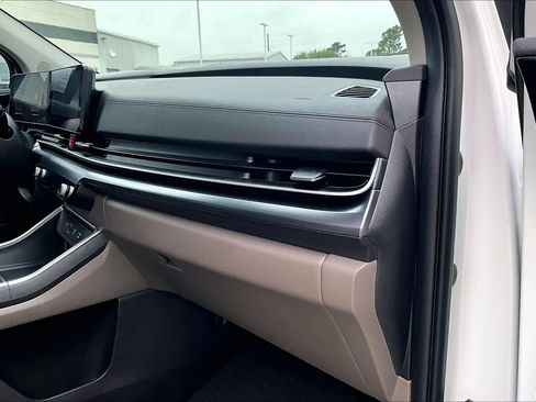 Certified 2026 Kia Carnival FWD image 17