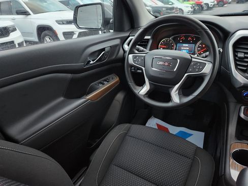 Used 2023 GMC Acadia SLE w/ LPO, Floor Liner Package image 19