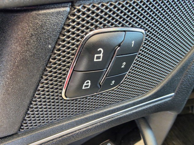 Used 2018 Ford Edge Titanium w/ Equipment Group 301A AWD/4WD image 25