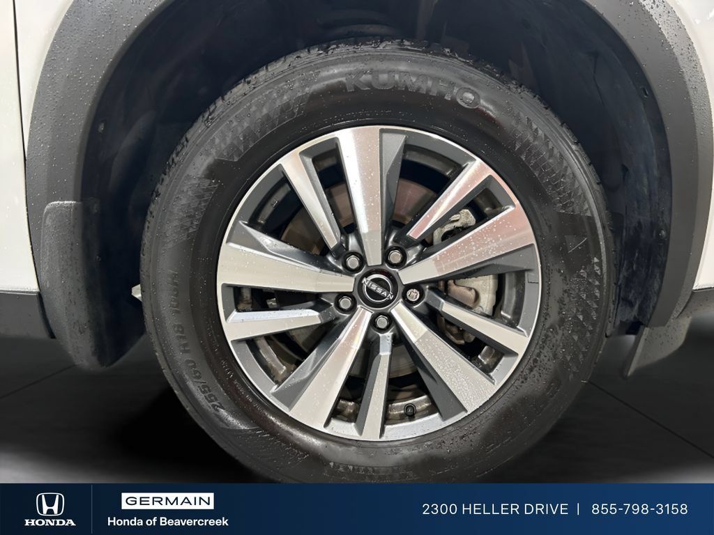 Used 2025 Nissan Pathfinder SL FWD image 12
