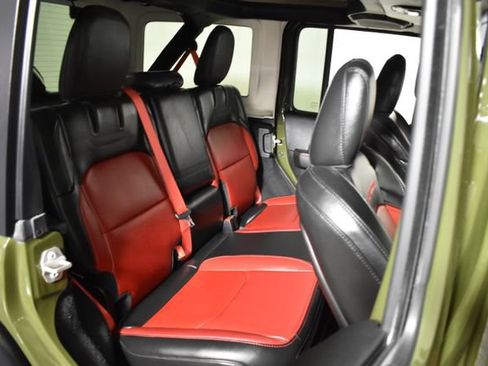Used 2023 Jeep Wrangler Unlimited Rubicon 4xe AWD/4WD image 36