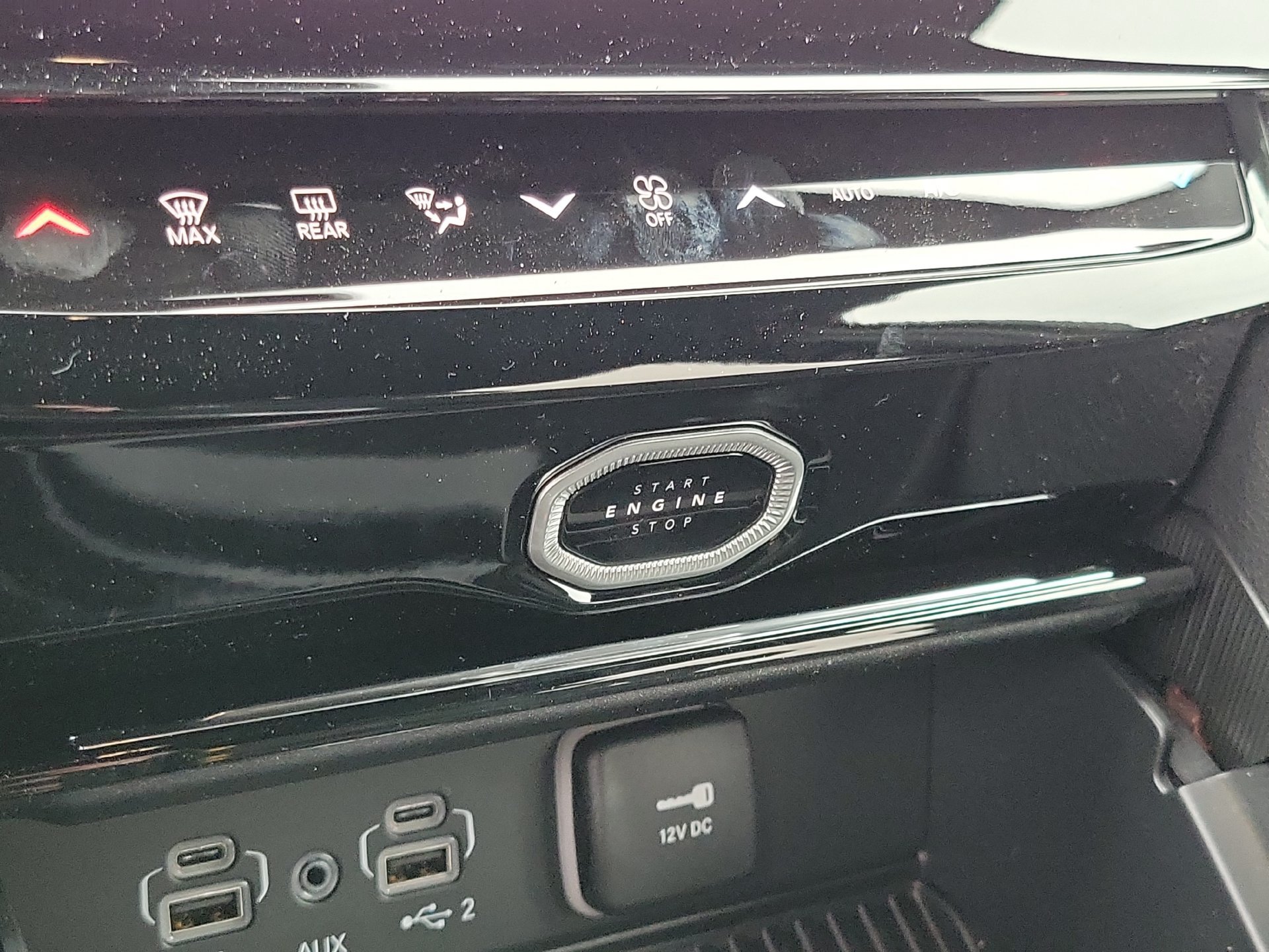 New 2026 Jeep Grand Cherokee Altitude RWD image 11