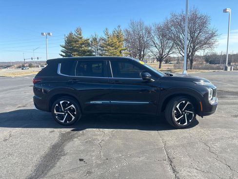 Used 2024 Mitsubishi Outlander SE image 9