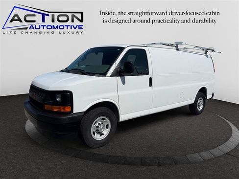 Used 2017 Chevrolet Express 2500 Extended RWD image 4