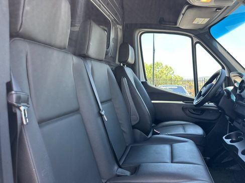 Used 2024 Mercedes-Benz Sprinter 2500 image 18