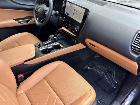 Used 2024 Lexus NX 350 AWD w/ Vision Package image 18