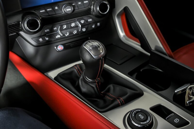 Used 2016 Chevrolet Corvette Z06 w/ 3LZ Preferred Equipment Group RWD image 30