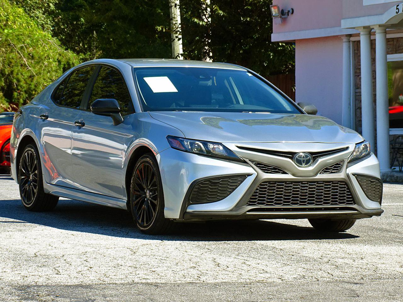 Used 2021 Toyota Camry SE FWD image 8