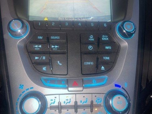 Used 2015 Chevrolet Equinox LT w/ Driver Convenience Package image 8