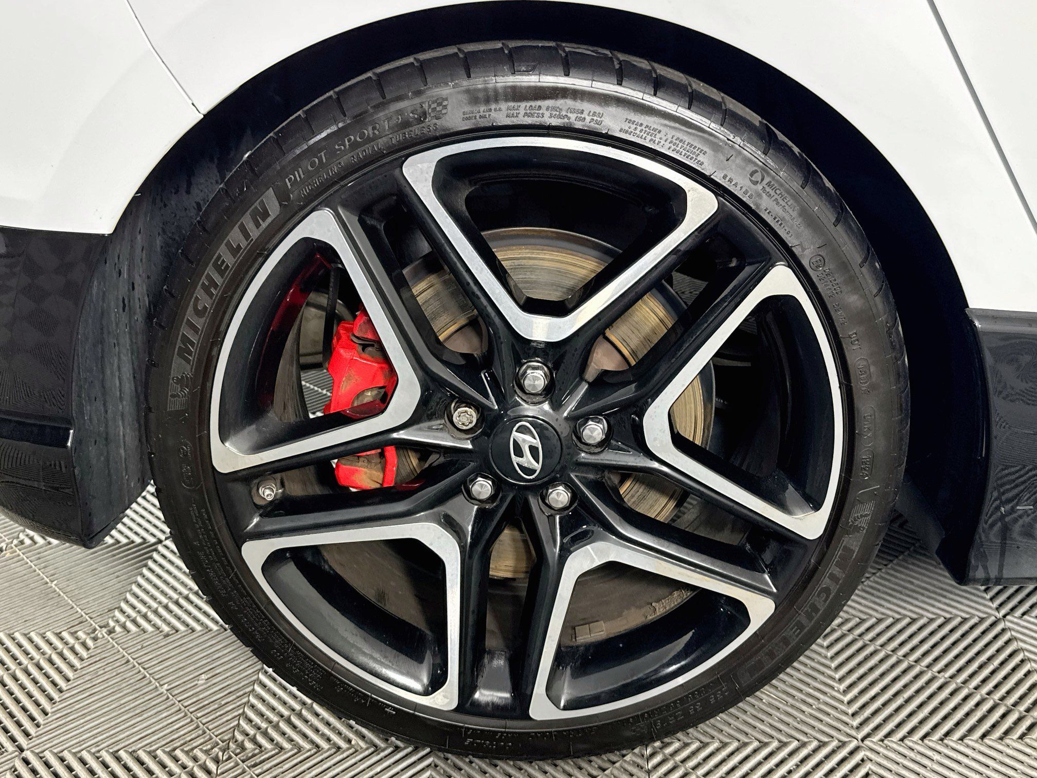 Used 2020 Hyundai Veloster N w/ Performance Package FWD image 29