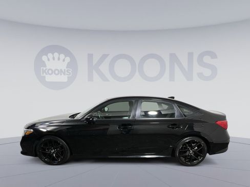 Used 2023 Honda Civic Sport image 2