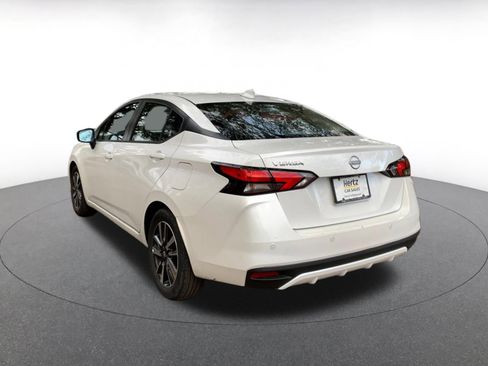 Used 2025 Nissan Versa SV image 5