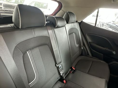 Used 2023 Hyundai Venue Limited w/ Cargo Package FWD image 26