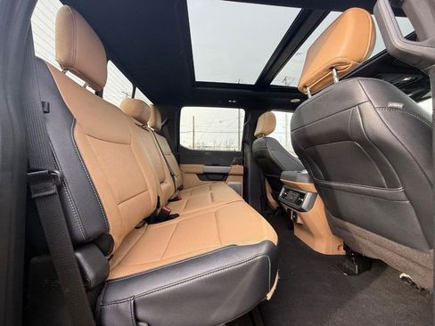 Used 2023 Ford F450 Lariat w/ Lariat Ultimate Package image 13