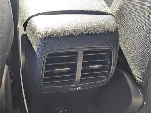 Used 2020 Ford Escape SE image 16