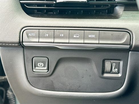 Used 2024 Cadillac Escalade Premium Luxury image 11