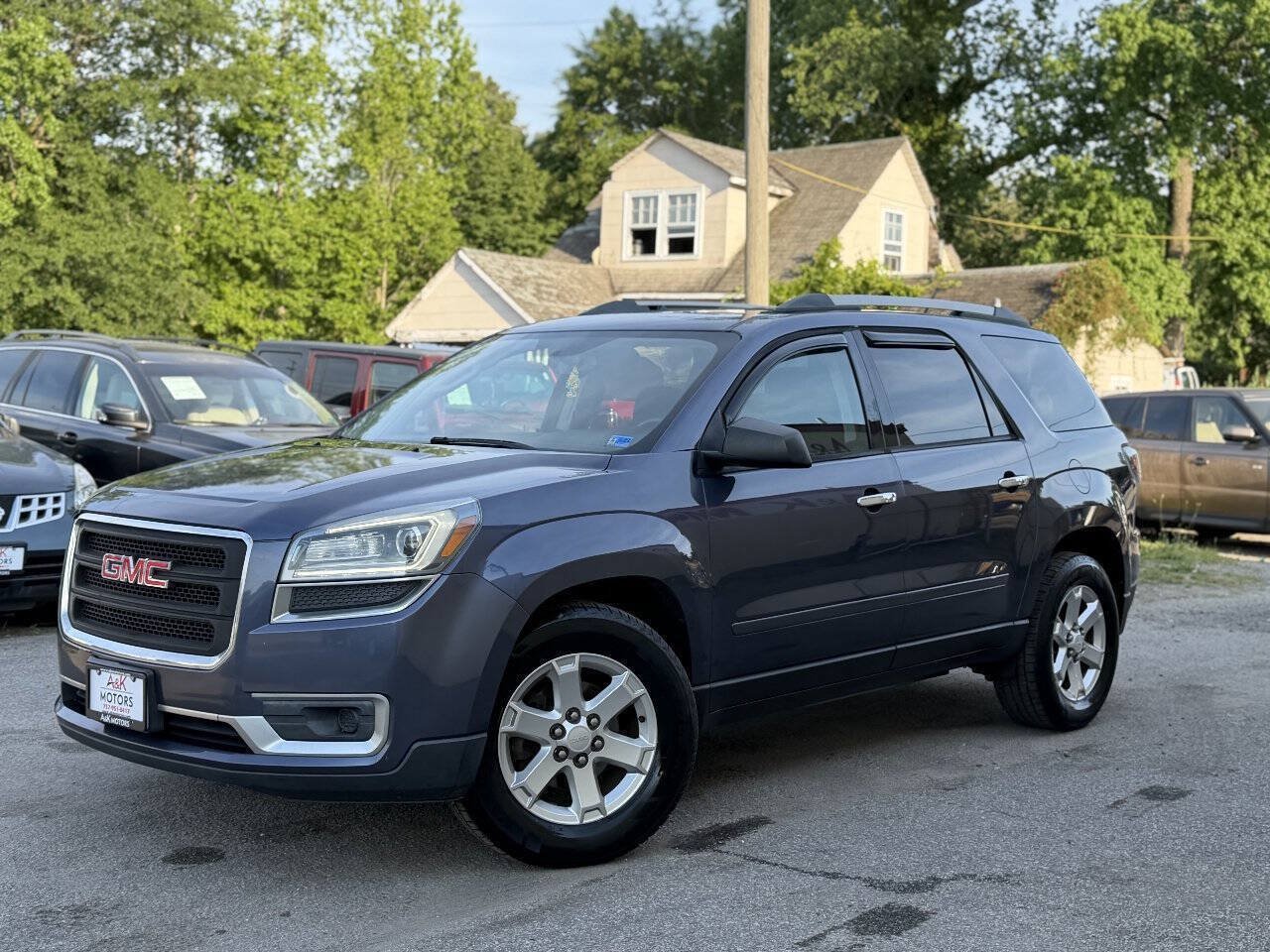 Used 2014 GMC Acadia SLE FWD image 2