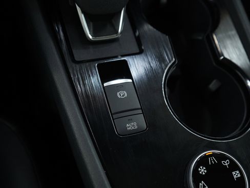 Used 2022 Nissan Rogue SV w/ SV Premium Package image 24