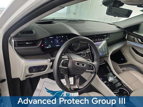 Used 2022 Jeep Grand Cherokee Overland w/ Advanced Protech Group III AWD/4WD image 8