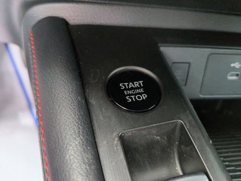 Used 2025 Nissan Kicks SR FWD image 22