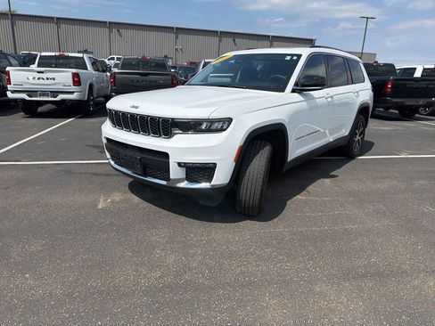 Used 2023 Jeep Grand Cherokee L Limited AWD/4WD image 3