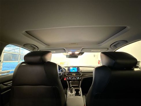 Used 2021 Honda Accord EX-L image 16