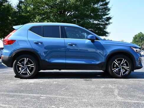 Certified 2024 Volvo XC40 B5 Core AWD/4WD image 8