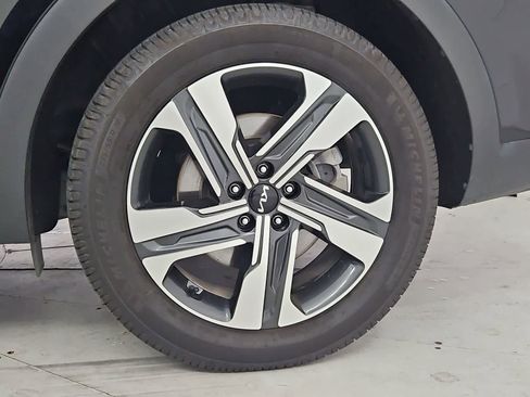 Used 2022 Kia Sorento EX w/ Panoramic Sunroof Package AWD/4WD image 13