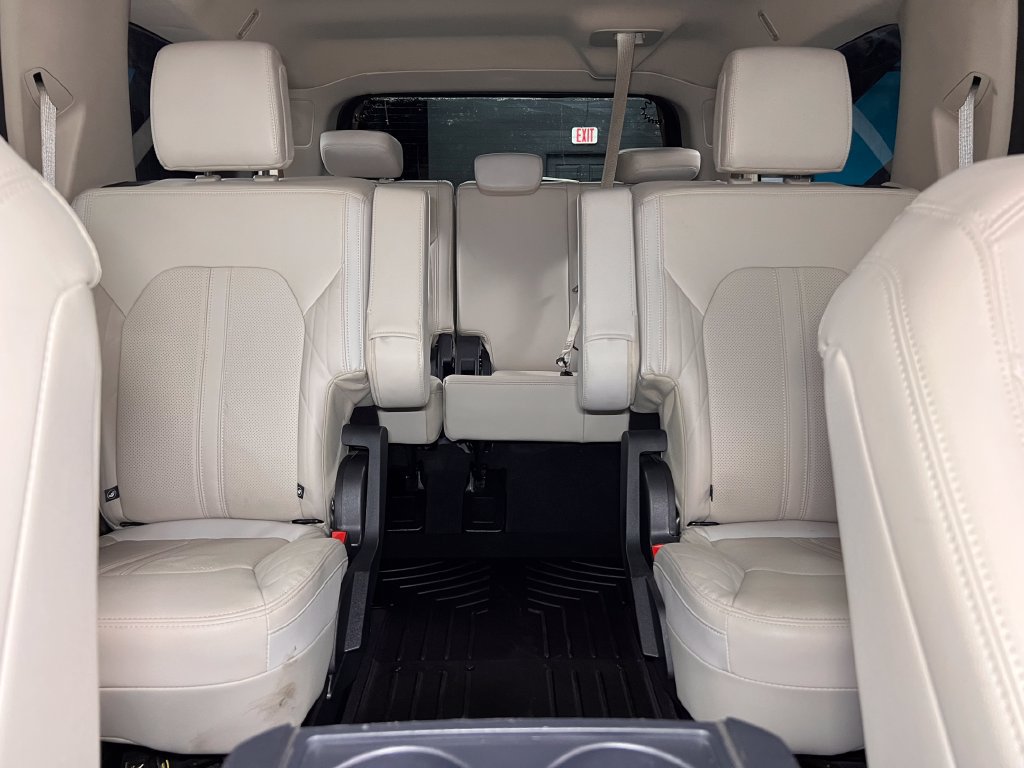 Used 2024 Ford Expedition Max Platinum AWD/4WD image 32