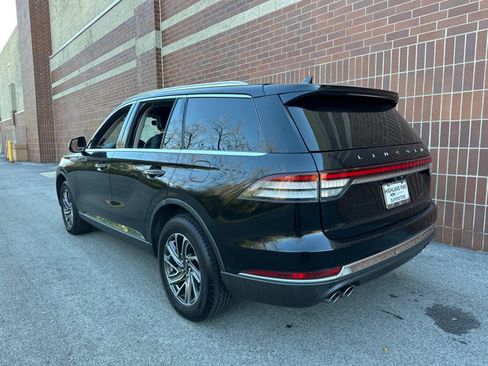 Used 2023 Lincoln Aviator AWD image 6