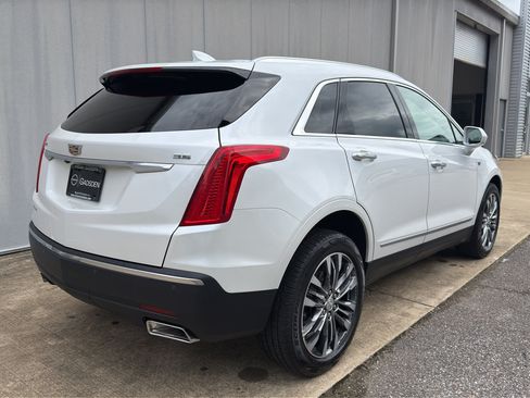 Used 2017 Cadillac XT5 Premium Luxury FWD image 3