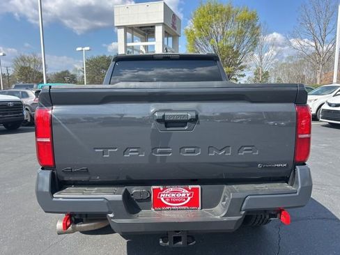 Used 2025 Toyota Tacoma TRD Off-Road AWD/4WD image 8
