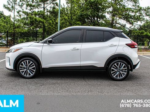 Used 2023 Nissan Kicks SV FWD image 6