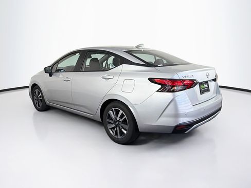Used 2025 Nissan Versa SV FWD image 5