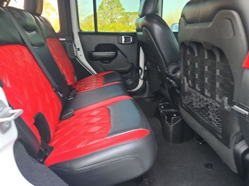 Used 2018 Jeep Wrangler Unlimited Rubicon image 28