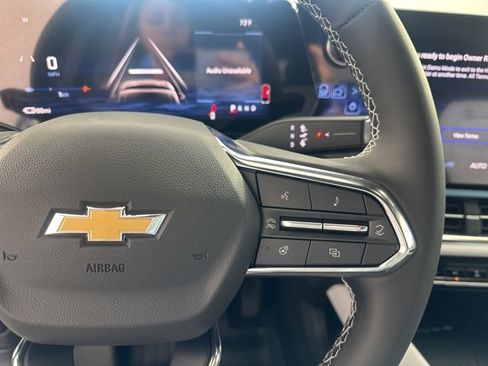 New 2026 Chevrolet Equinox EV LT image 24