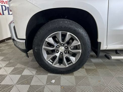Used 2022 Chevrolet Silverado 1500 LT AWD/4WD image 23