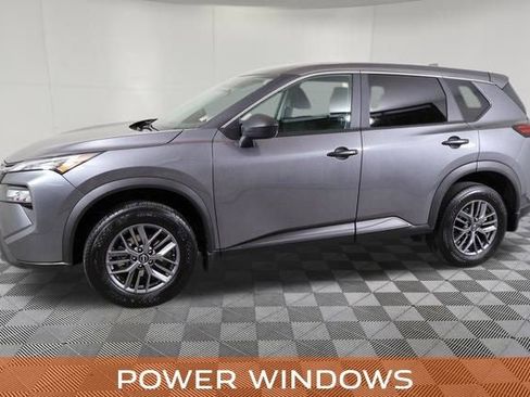 Used 2025 Nissan Rogue S image 11