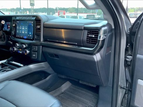 Used 2023 Ford F250 Lariat w/ Lariat Ultimate Package AWD/4WD image 17