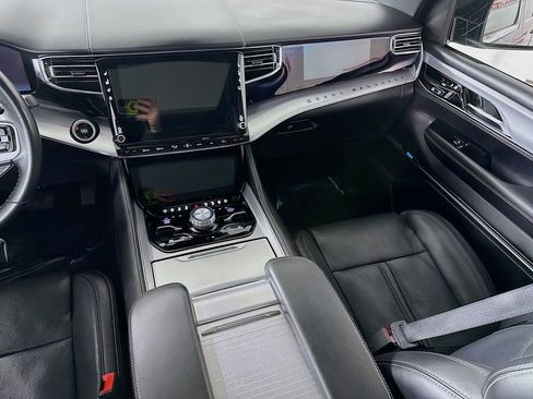 Used 2022 Jeep Grand Wagoneer Series I AWD/4WD image 29