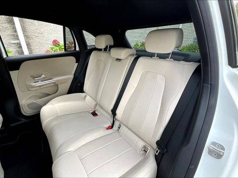 Used 2025 Mercedes-Benz GLA 250 4MATIC image 28