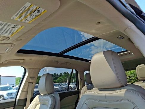 Used 2021 Lincoln Aviator Grand Touring w/ Elements Package Plus AWD/4WD image 18
