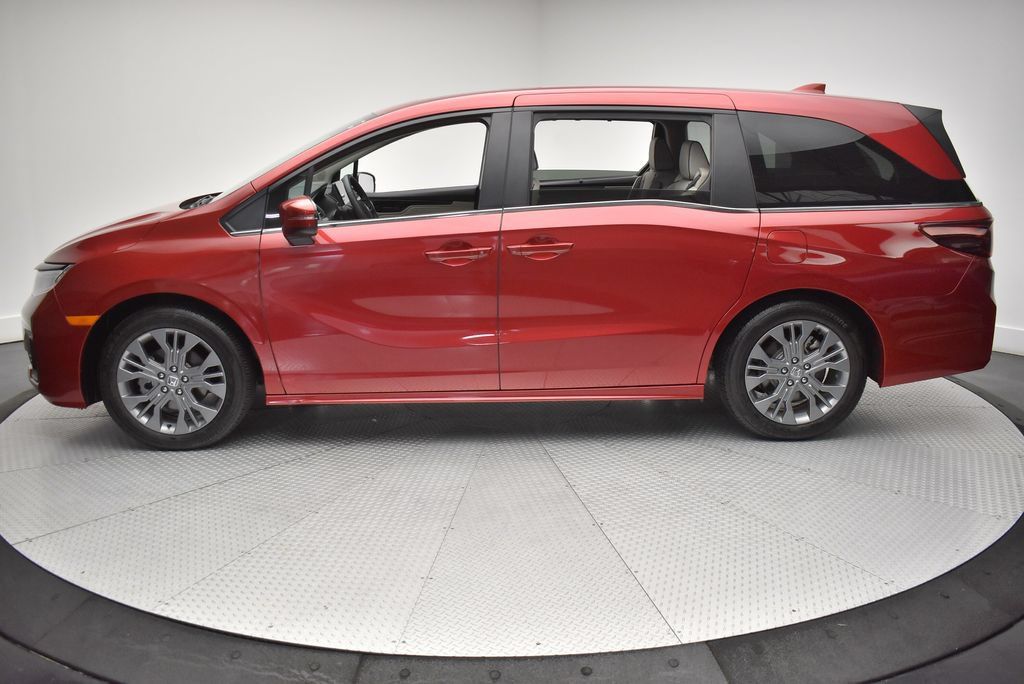 Used 2025 Honda Odyssey Touring image 8