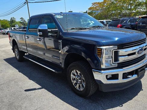 Used 2018 Ford F250 XLT w/ XLT Premium Package AWD/4WD image 3