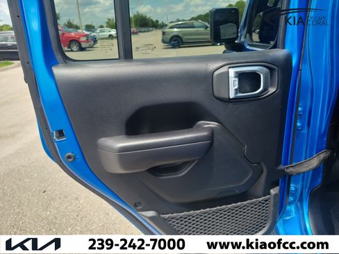 Used 2021 Jeep Gladiator Sport AWD/4WD image 12