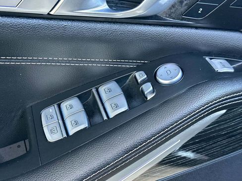 Used 2022 BMW X7 xDrive40i w/ M Sport Package AWD/4WD image 13