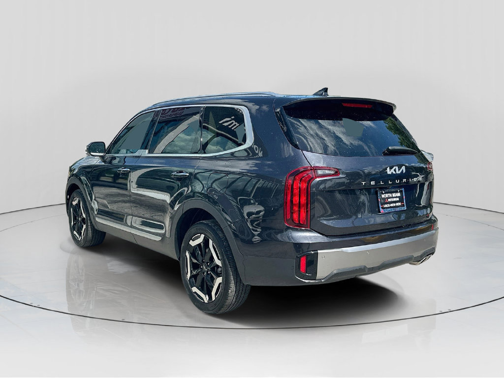 Used 2025 Kia Telluride S FWD image 5