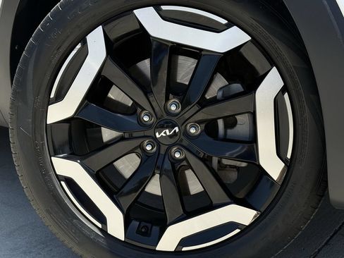 Used 2025 Kia Telluride S AWD/4WD image 9
