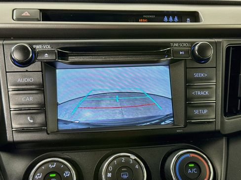 Used 2017 Toyota RAV4 LE FWD image 15